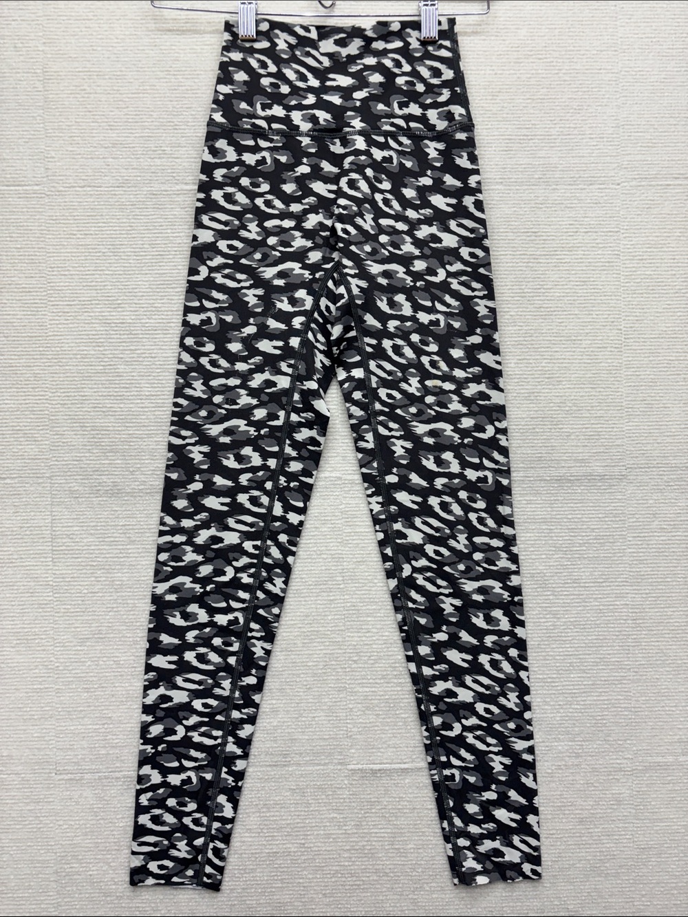 Aerie | XS Black & White Animal Print Leggings